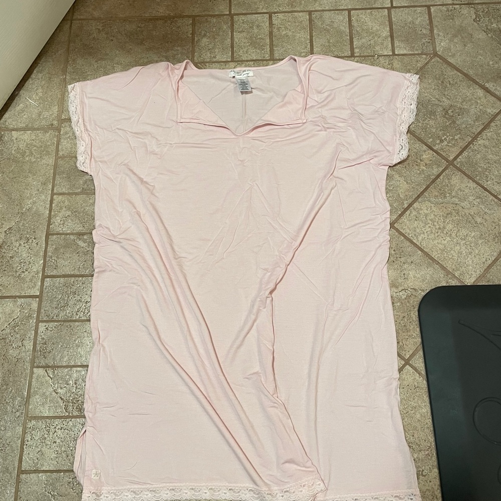 Barefoot dreams night gown